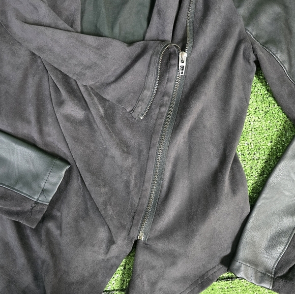 BLANK NYC | DRAPED VEGAN LEATHER COWL NECK MOTO JACKET - Picture 10 of 16